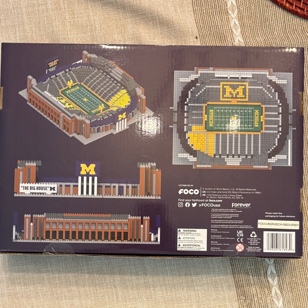 FOCO BrXL Michigan Stadium Micro-Brick Builder Set — Yellow and Green - Picture 4 of 4